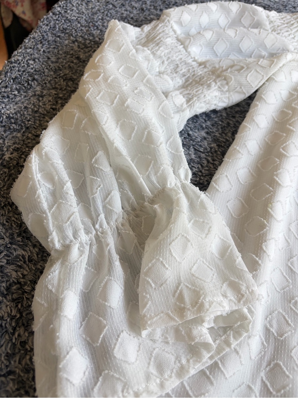 Blue Rain White Off-Shoulder Textured Smocked Blouse Size Small - Picture 11 of 12